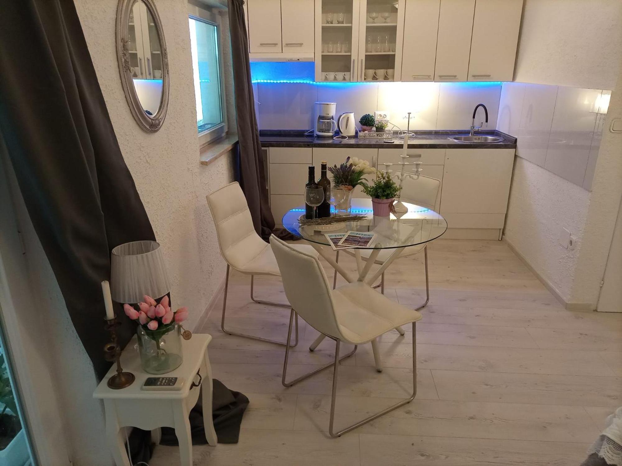 Apartment Jozefina Пореч Экстерьер фото